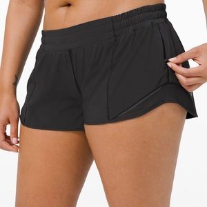 Lululemon Hotty Hot Shorts 2.5 length